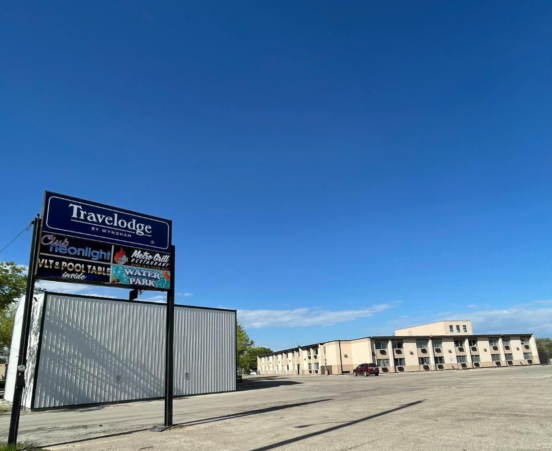 Travelodge By Wyndham Winnipeg Airport Экстерьер фото