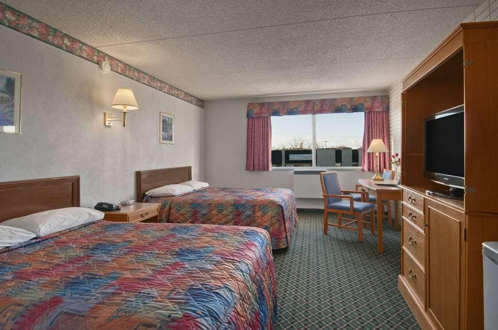 Travelodge By Wyndham Winnipeg Airport Номер фото