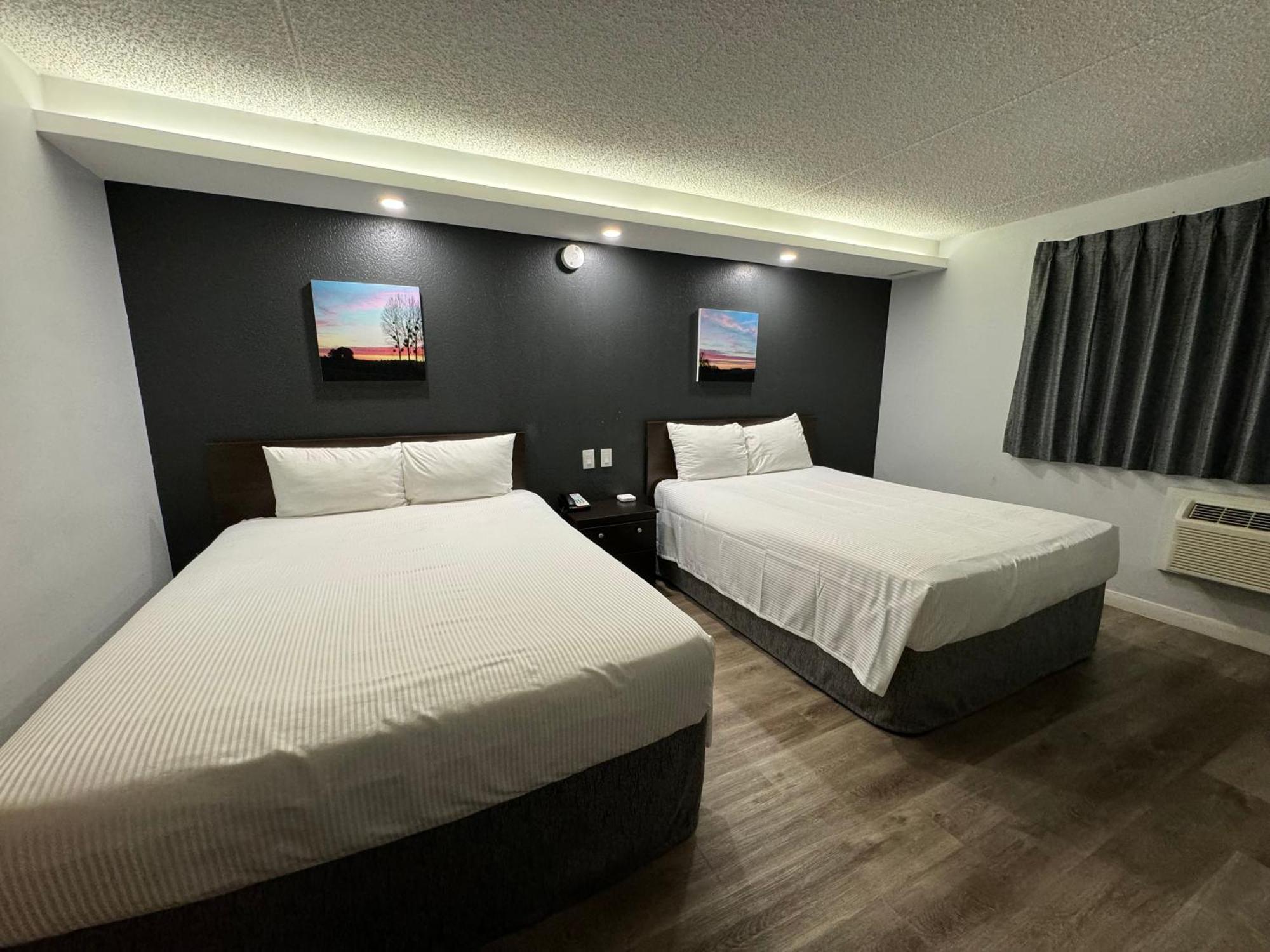 Travelodge By Wyndham Winnipeg Airport Экстерьер фото