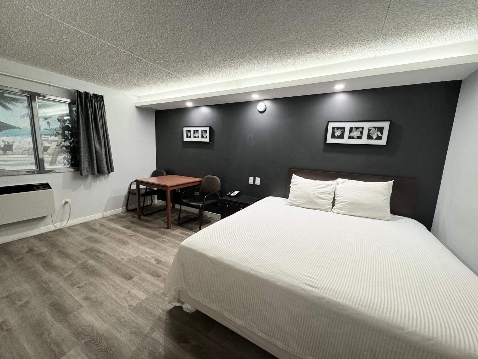 Travelodge By Wyndham Winnipeg Airport Экстерьер фото